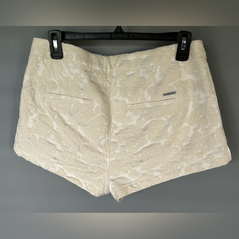 Abercrombie & Fitch Gold Tone Metallic Thread Floral Pattern Shorts Size… - Picture 5 of 9